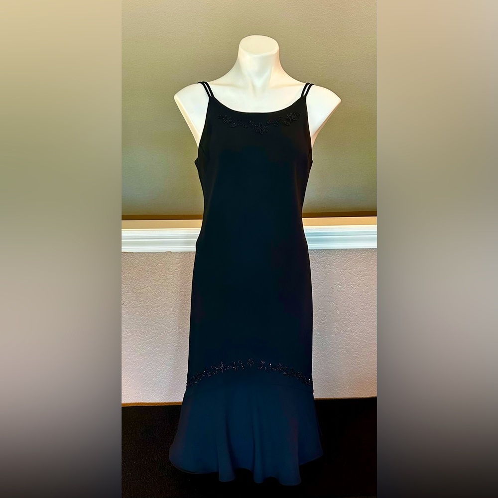 Beauty,Elegance!Scarlett Brand,Double Straps. Black Dress w/Embellishment Size8